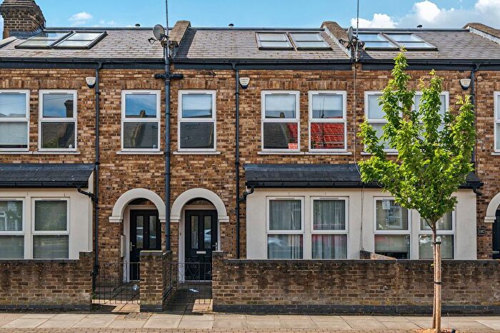 4 Bedroom Terraced House For Sale In Carlwell Street, Tooting, London, SW17