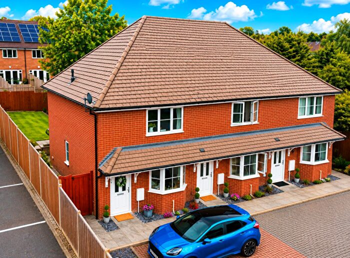 2 Bedroom End Of Terrace House For Sale In Marina View, Nash Mills, Hemel Hempstead, HP3