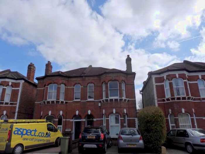 1 Bedroom Flat To Rent In Alexandra Road, London, SW19