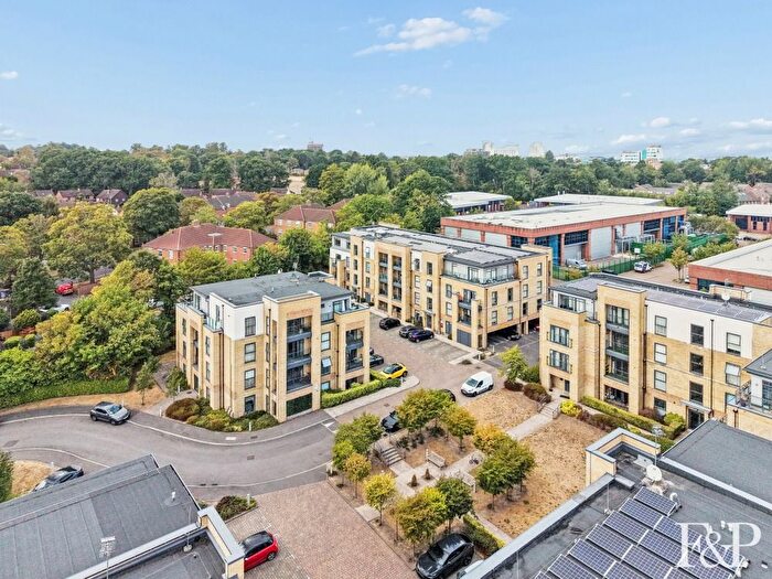 2 Bedroom Flat For Sale In Sterling Square, Broad Lane, Bracknell, RG12