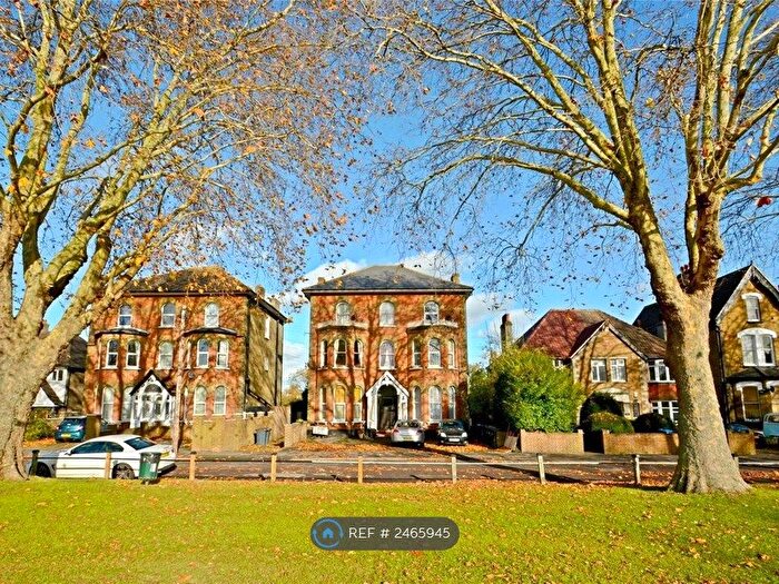 1 Bedroom Flat To Rent In Woodside Green, London, SE25