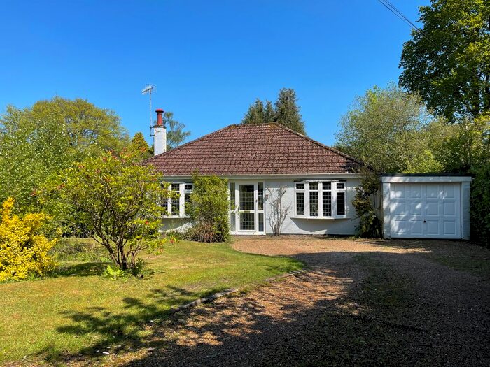 4 Bedroom Detached Bungalow To Rent In Chestnut Walk, Felcourt, East Grinstead, RH19