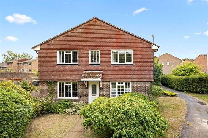 4 Bedroom End Of Terrace House For Sale In Mantell Close, Lewes, BN7