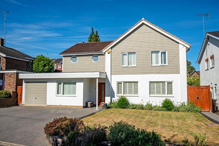 4 Bedroom Detached House For Sale In East Mount, Wheathampstead, St. Albans, Hertfordshire, AL4