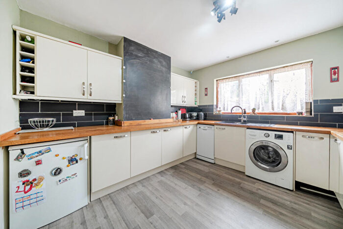 3 Bedroom House For Sale In Birch Avenue, Caterham, CR3