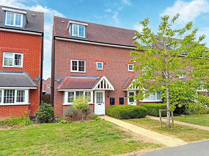 4 Bedroom Town House For Sale In Advent Walk, Market Harborough, Leicestershire, LE16