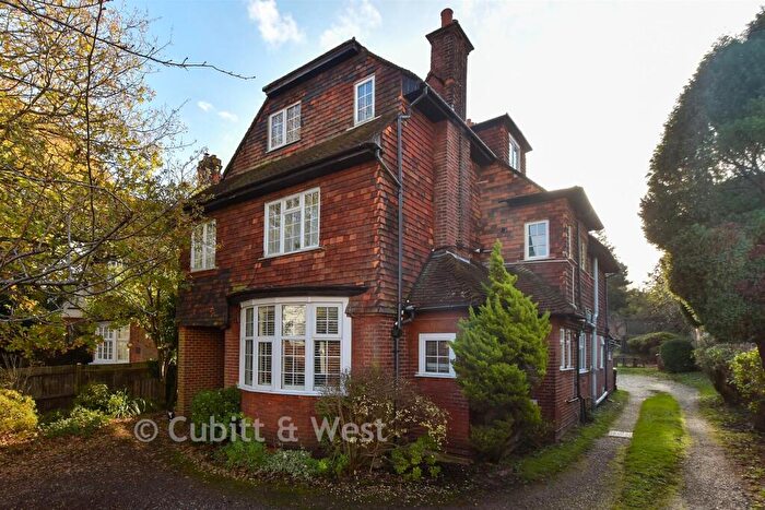 1 Bedroom Flat For Sale In Cavendish Road, Redhill, Surrey, RH1