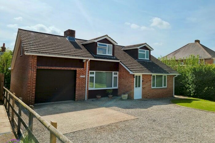 4 Bedroom Detached House For Sale In Shirrell Heath, Southampton, SO32