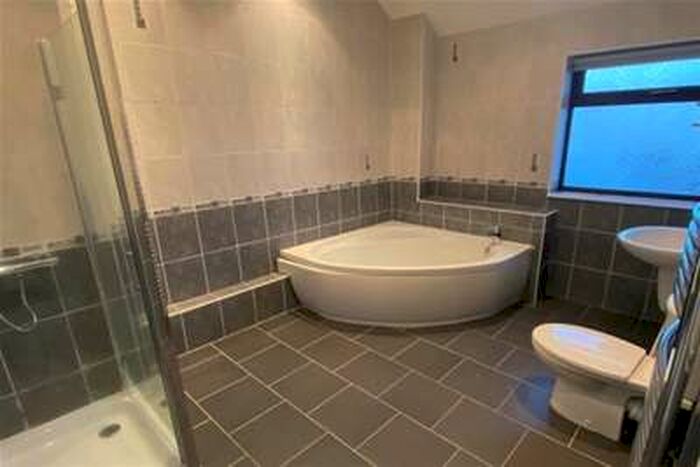 2 Bedroom House To Rent In Manor Road, Askern, DN6