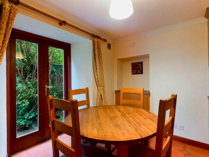 1 Bedroom Flat To Rent In Dalry Road, Edinburgh, EH11