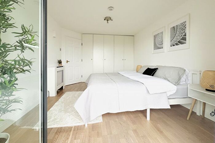 1 Bedroom Flat For Sale In Greenfell Mansions, London, SE8