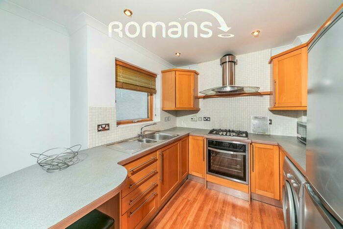 2 Bedroom Apartment To Rent In Lion Court, Reading, RG1