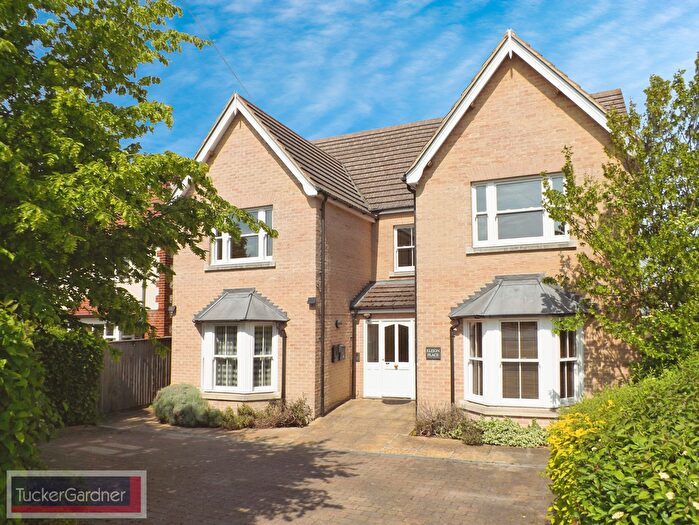 2 Bedroom Flat To Rent In Ellison Place, Cambridge, CB22