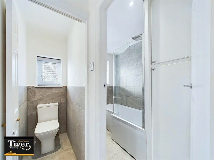 3 Bedroom Semi-Detached House For Sale In Willowbank Avenue, Blackpool, FY4
