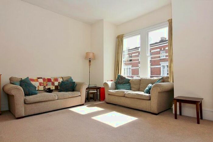 2 Bedroom Flat To Rent In Putney Bridge Road, London, SW15