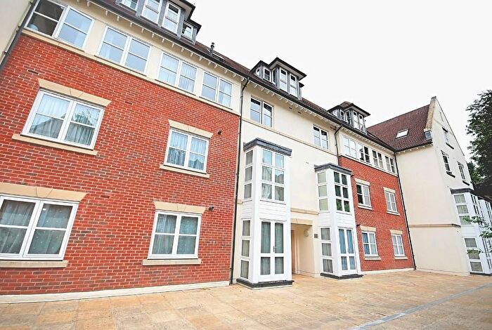 2 Bedroom Flat To Rent In Cottage Close, Harrow On The Hill, HA2