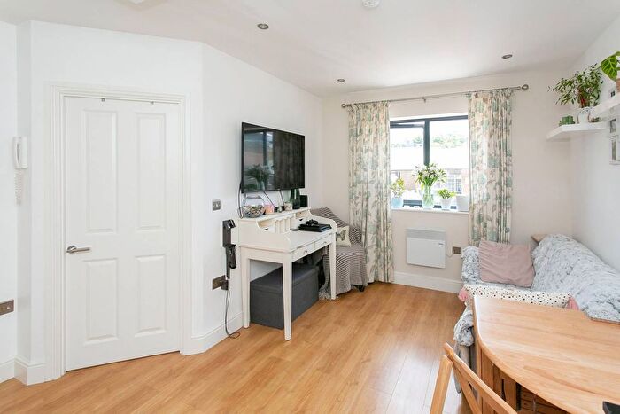 1 Bedroom Flat To Rent In Swan Court, Waterhouse Street, Hemel Hempstead, HP1