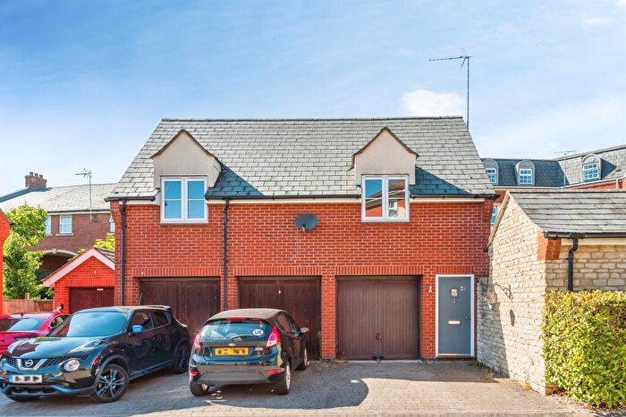 2 Bedroom House For Sale In Muirfield, Swindon, SN25