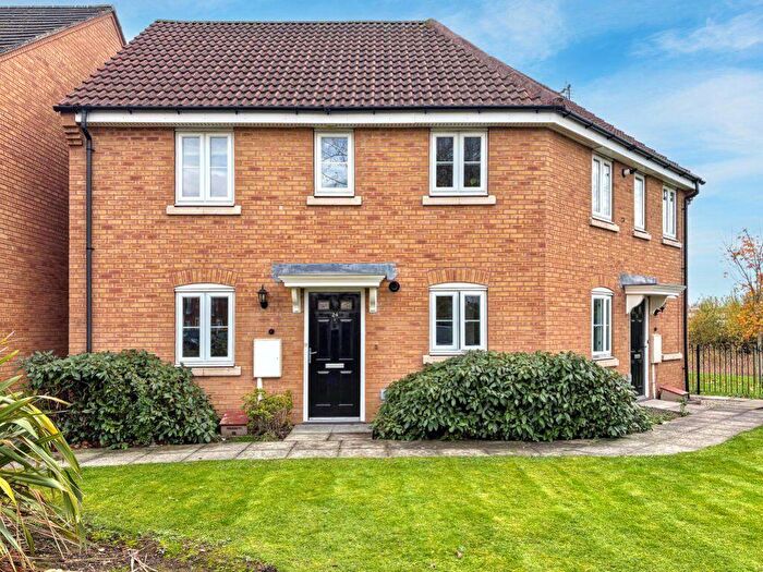 2 Bedroom Apartment To Rent In Wharton Crescent, Beeston, Nottingham, NG9