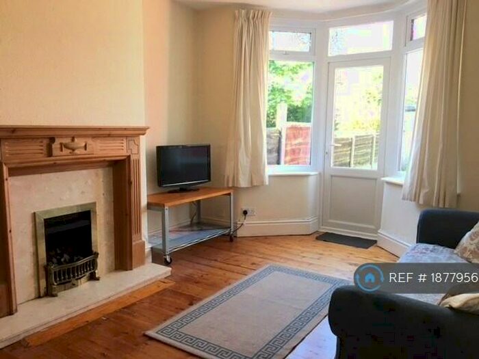 3 Bedroom Semi-Detached House To Rent In Alan Road, Manchester, M20