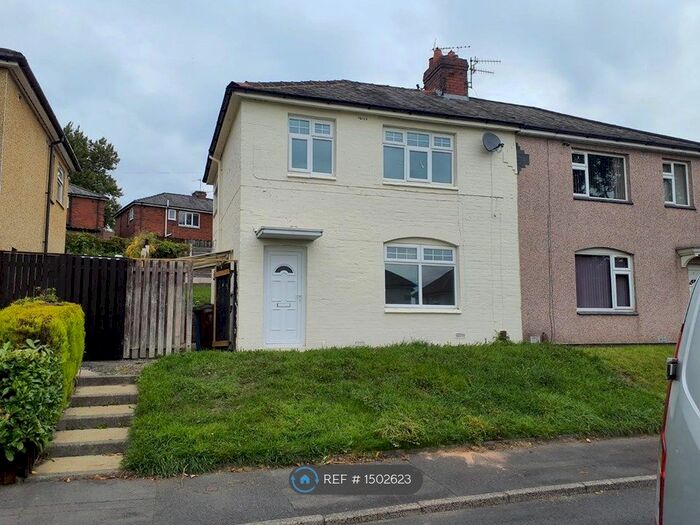 3 Bedroom Semi-Detached House To Rent In Croydon Avenue, Royton, Oldham, OL2