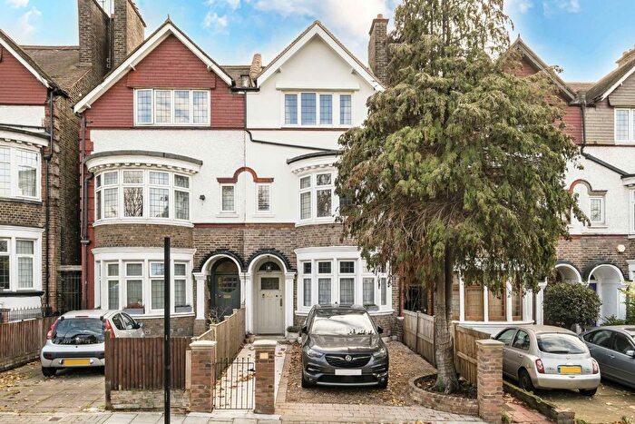 6 Bedroom Semi Detached House For Sale In Drewstead Road, Streatham, SW16