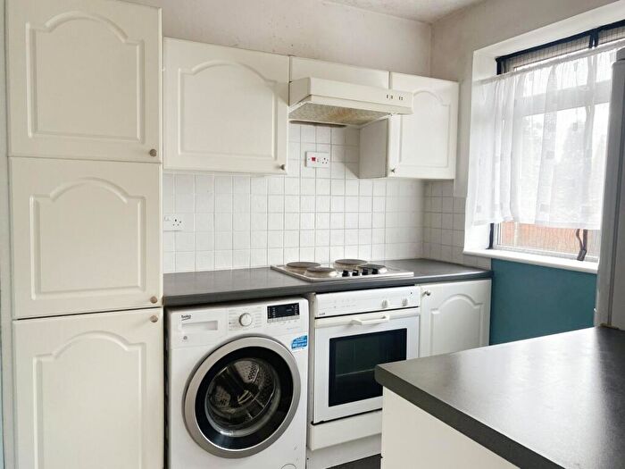 1 Bedroom Apartment For Sale In South Street, Banbury, Oxfordshire, OX16