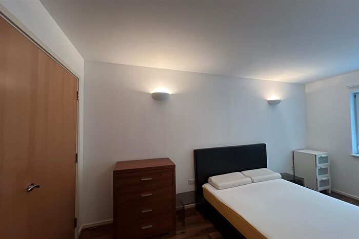 1 Bedroom Flat To Rent In The Grainstore, Western Gateway, London, E16