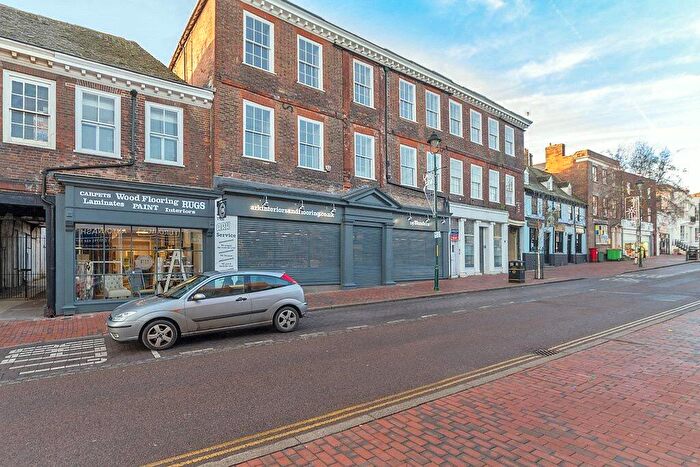 1 Bedroom Apartment To Rent In Flat D - High Street, Sittingbourne, Kent, ME10