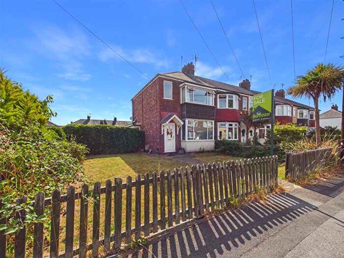 2 Bedroom End Of Terrace House For Sale In Campion Avenue, Hull, HU4