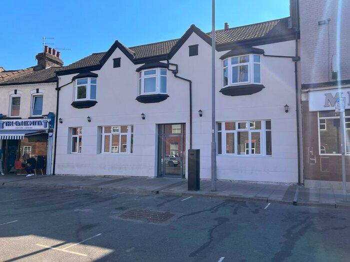 2 Bedroom Flat To Rent In Flat, - Park Street, Luton, LU1