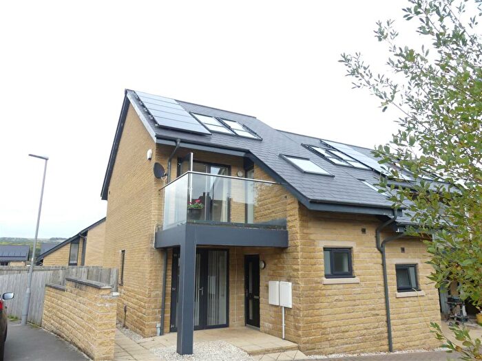 4 Bedroom Town House To Rent In Stansfield Close, Ilkley, LS29