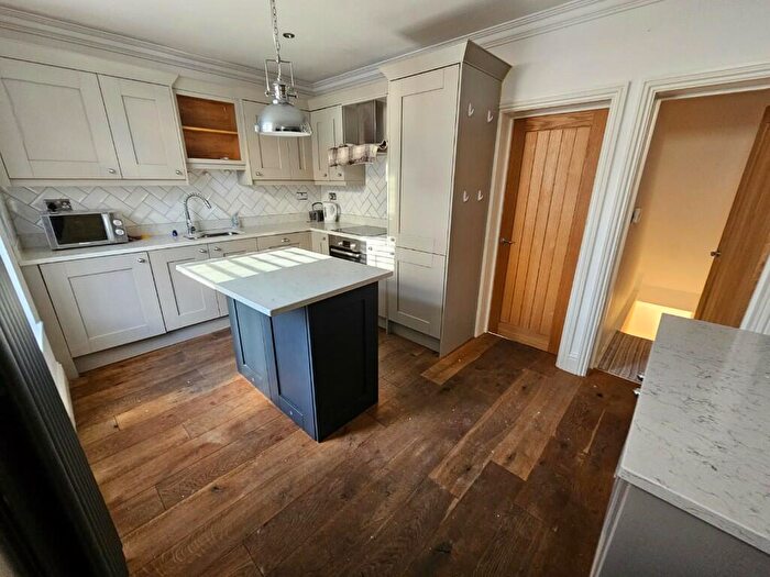 2 Bedroom Terraced House To Rent In Burley Lane, Horsforth, Leeds, LS18