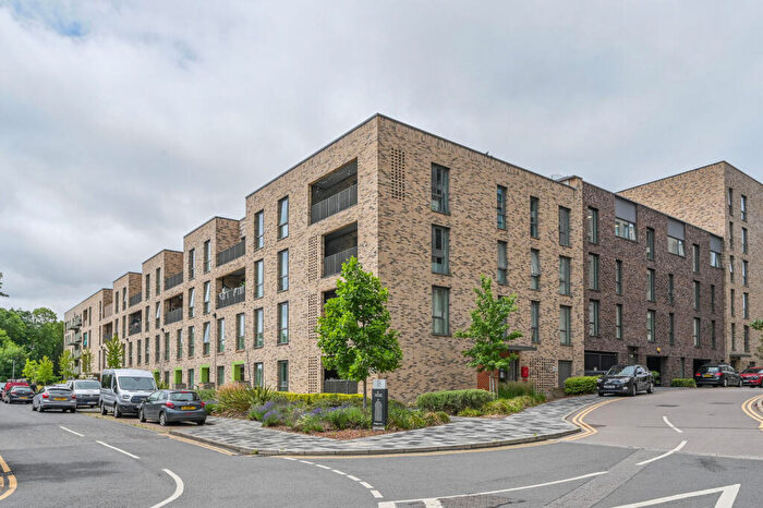 2 Bedroom Flat For Sale In Mahindra Way, Beckton, London, E6