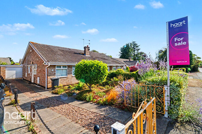 3 Bedroom Semi-Detached Bungalow For Sale In Whiphill Lane, Armthorpe, Doncaster, DN3