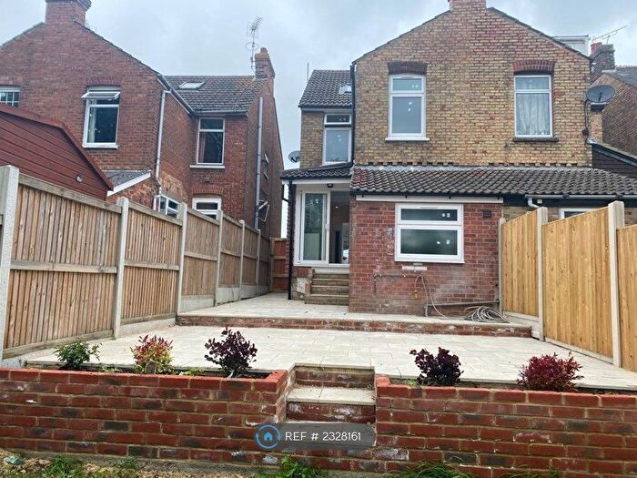 4 Bedroom Semi-Detached House To Rent In Hunter Road, Willesborough, Ashford, TN24