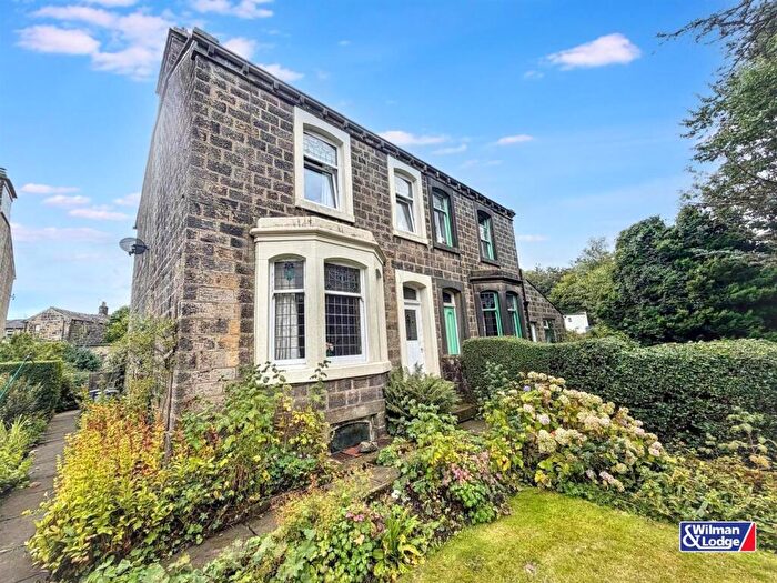 3 Bedroom Semi Detached House For Sale In Scar View, Cowling, BD22