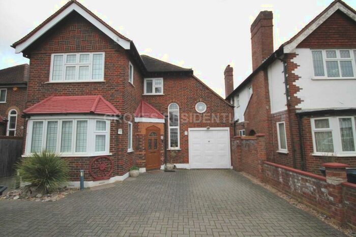 4 Bedroom Detached House To Rent In High Drive, New Malden, KT3