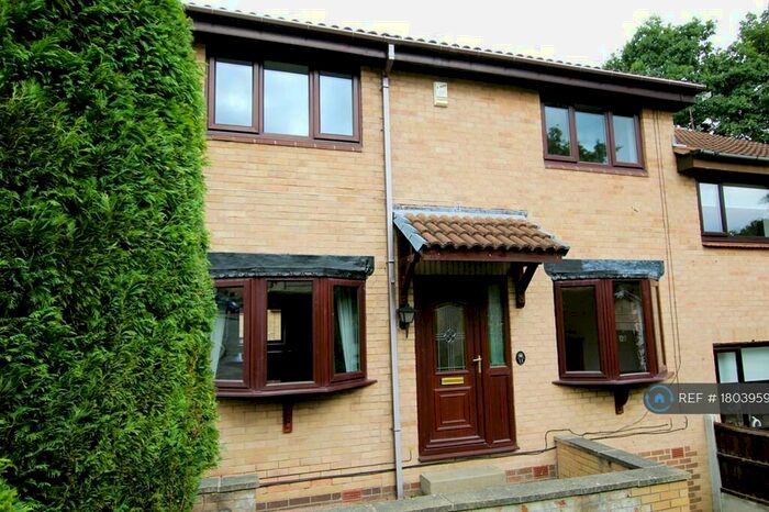 3 Bedroom Semi-Detached House To Rent In Oaken Wood Close, Thorpe Hesley, Rotherham, S61