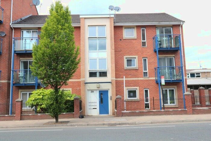 2 Bedroom Flat To Rent In Park Mews, Stretford Road, Hulme, Manchester, M15