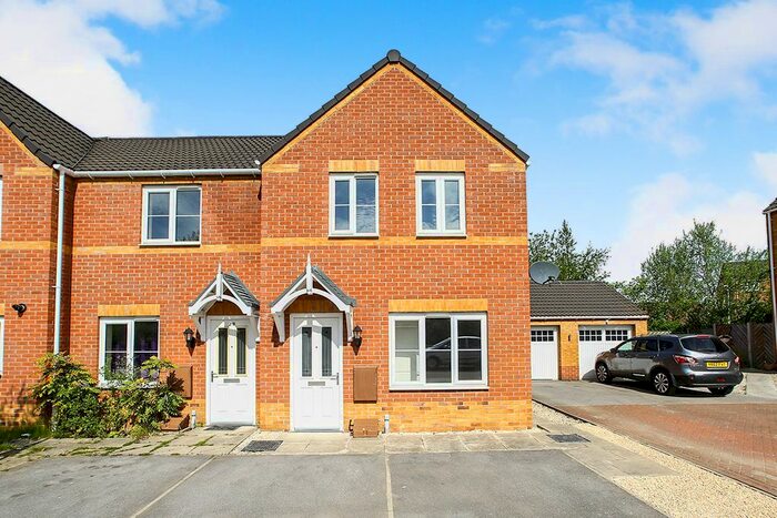 3 Bedroom Detached House To Rent In West Green Avenue, Barnsley, South Yorkshire, S71