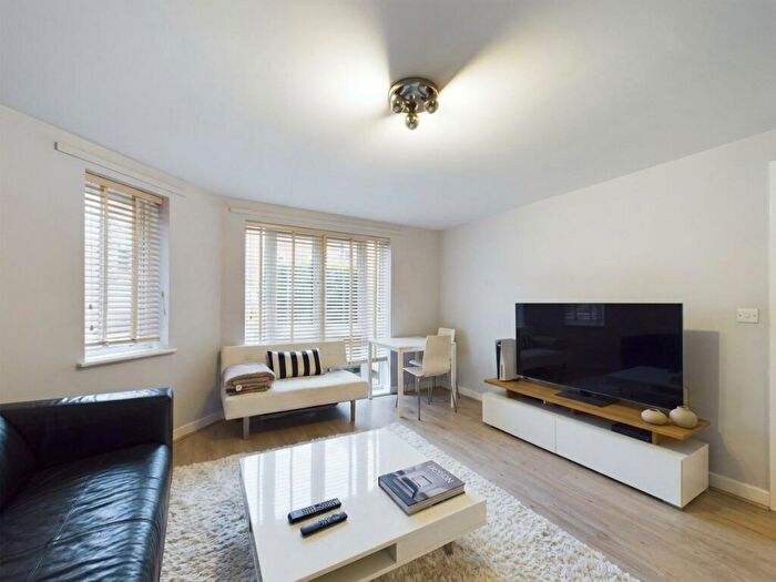 1 Bedroom Flat To Rent In Park View, Grenfell Road, Maidenhead, Berkshire, SL6