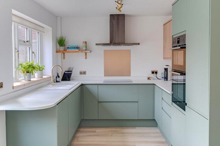 4 Bedroom Detached House For Sale In Newton Road, Bromsgrove, Worcestershire, B60