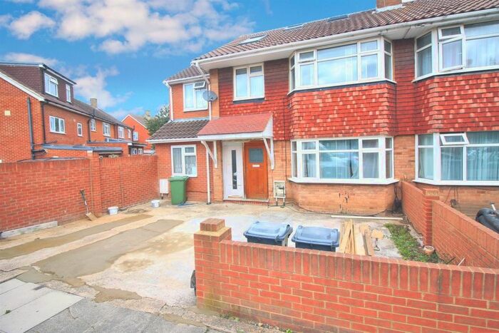 5 Bedroom Semi-Detached House To Rent In Lela Avenue, Hounslow, TW4