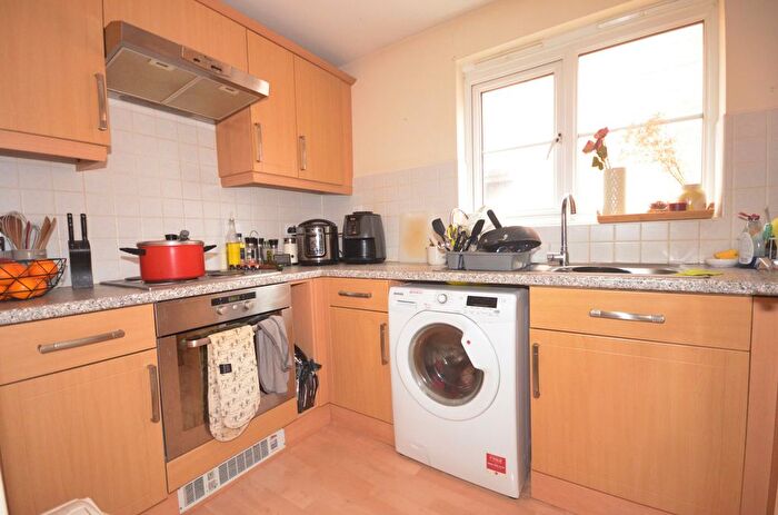 2 Bedroom Flat For Sale In Hickory Close, Coventry, CV2