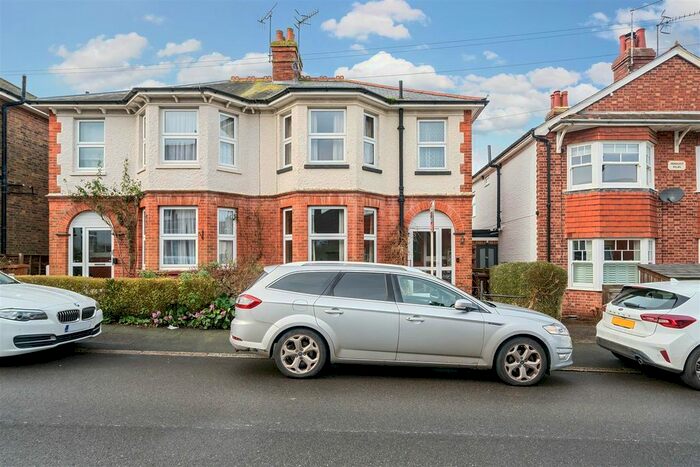 3 Bedroom Property For Sale In Salisbury Road, Langton Green, TN3