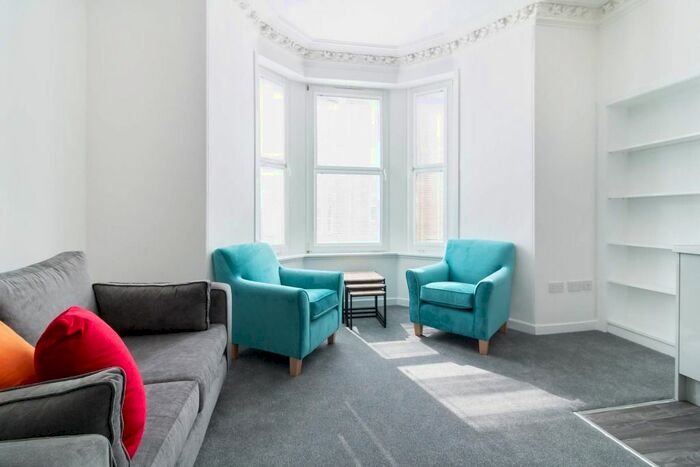 3 Bedroom Flat To Rent In Bellefield Avenue, West End, Dundee, DD1