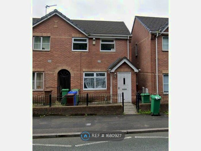 3 Bedroom Terraced House To Rent In St. James Road, Salford, M7