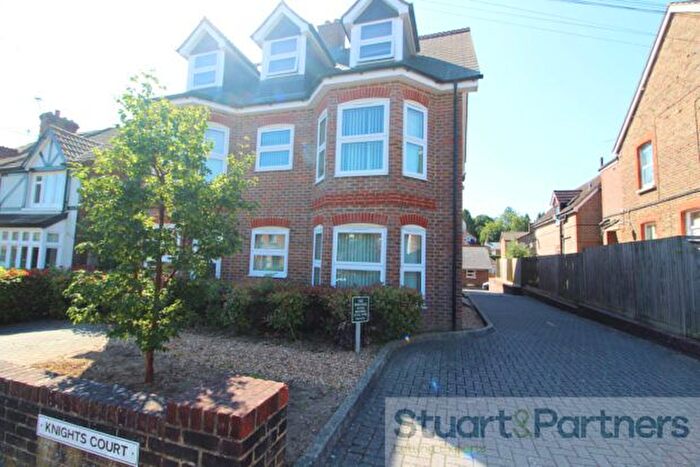 2 Bedroom Flat To Rent In Queens Road, Haywards Heath, RH16