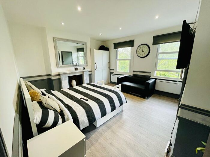 Studio To Rent In Stoke Newington Common, N16